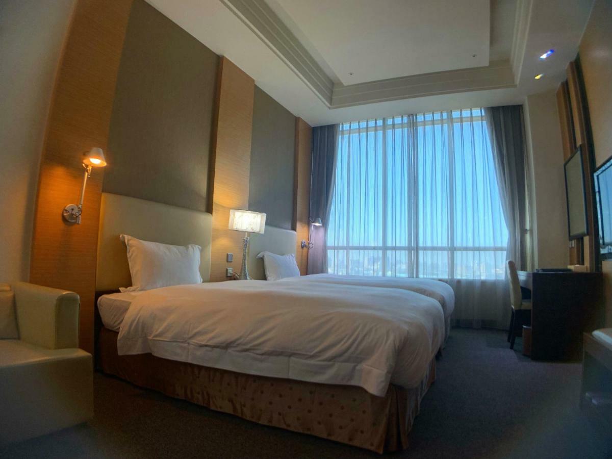 צ'יאיי סיטי Ever Delightful Business Hotel מראה חיצוני תמונה