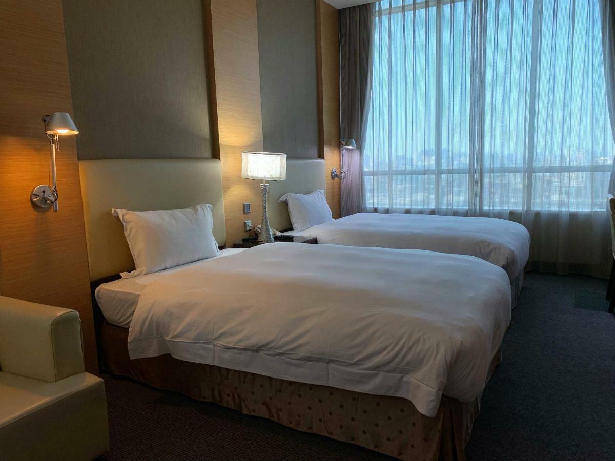 צ'יאיי סיטי Ever Delightful Business Hotel מראה חיצוני תמונה