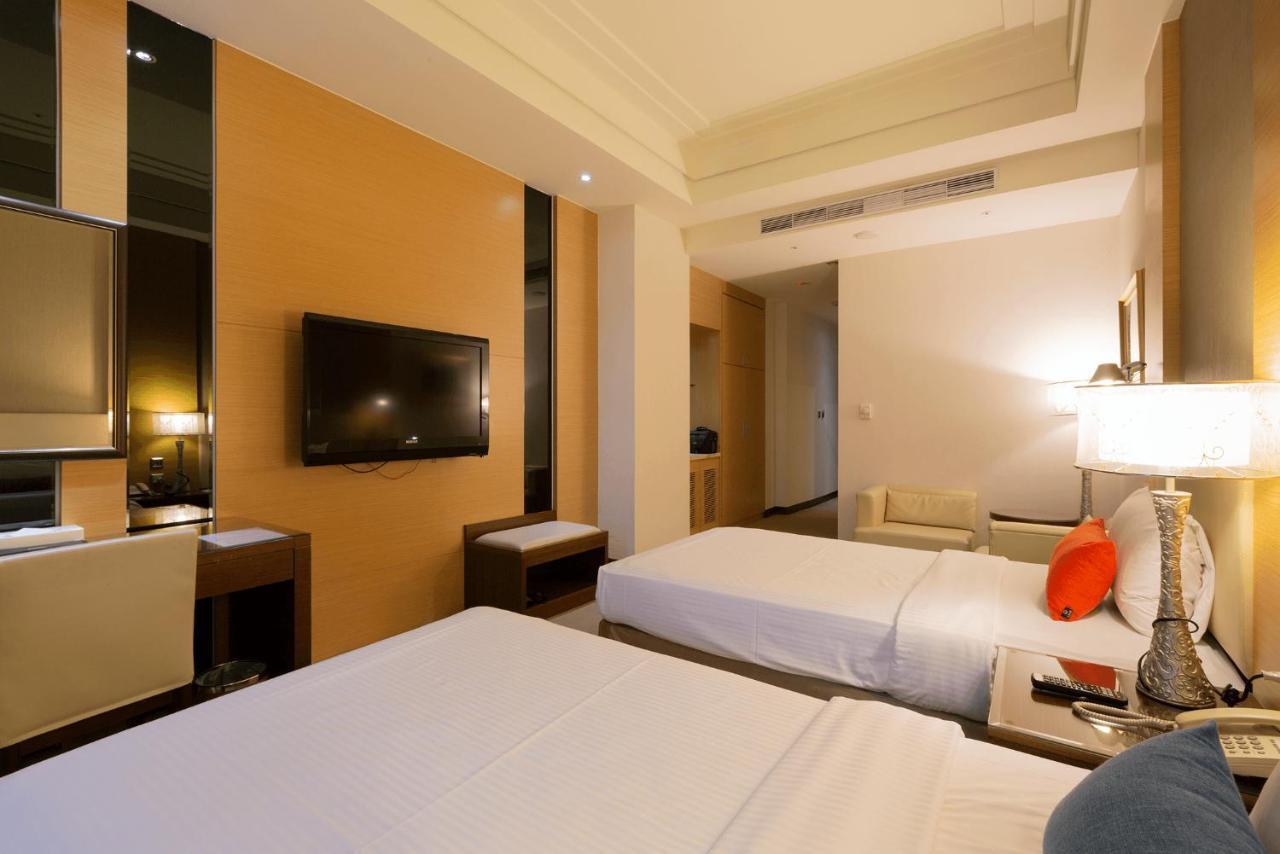 צ'יאיי סיטי Ever Delightful Business Hotel מראה חיצוני תמונה